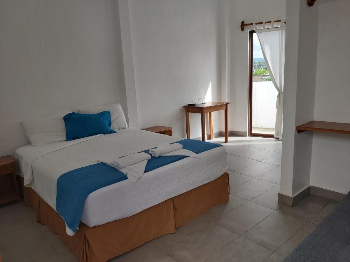 Hostel Galapagos Native Puerto Ayora  Exteriér fotografie