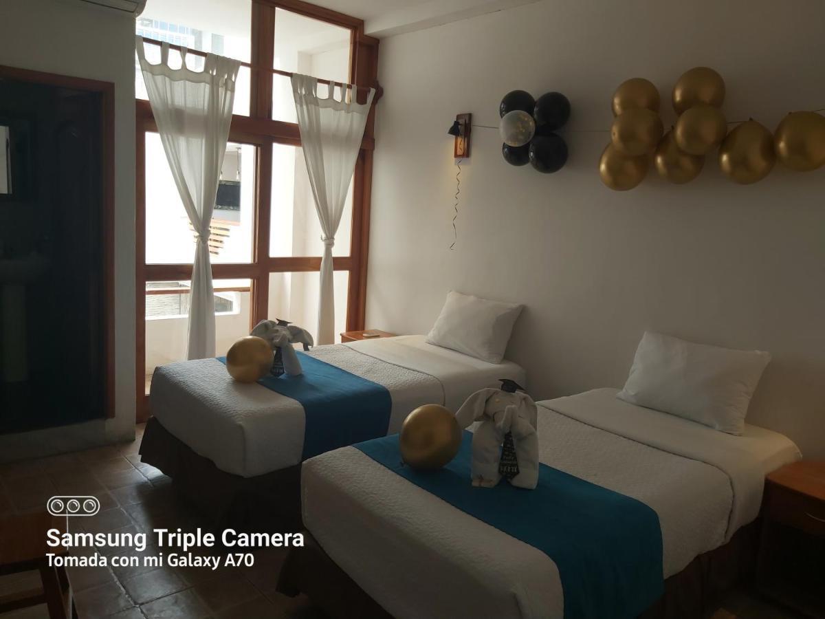Hostel Galapagos Native Puerto Ayora  Exteriér fotografie